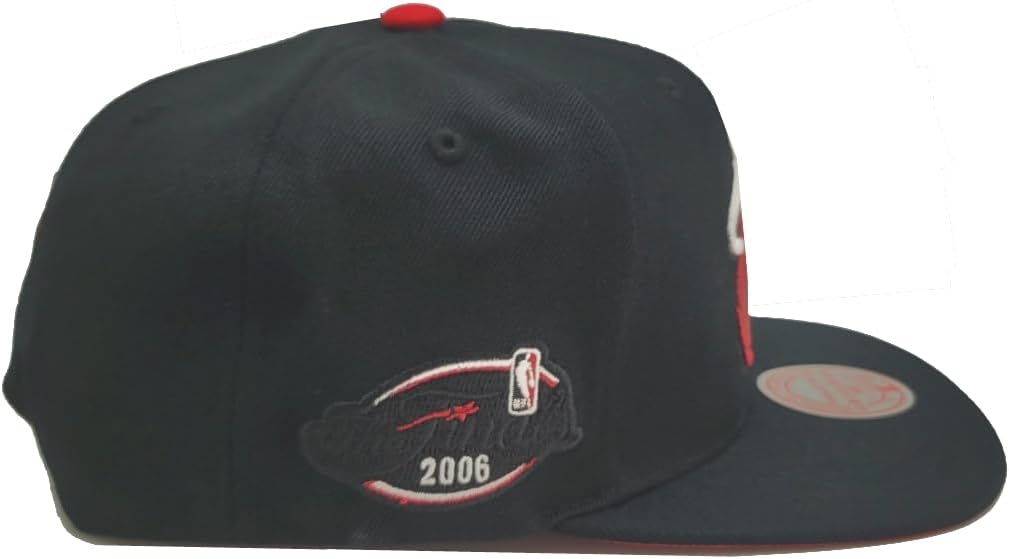 Mitchell & Ness Miami Heat New Born and Bred NBA Finals 2006 Black Red Snapback Hat Cap
