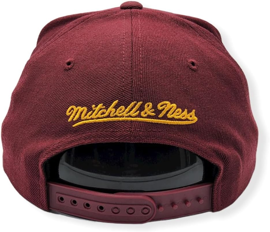 Mitchell & Ness Cleveland Cavaliers Basic Logo Snapback Hat in Maroon
