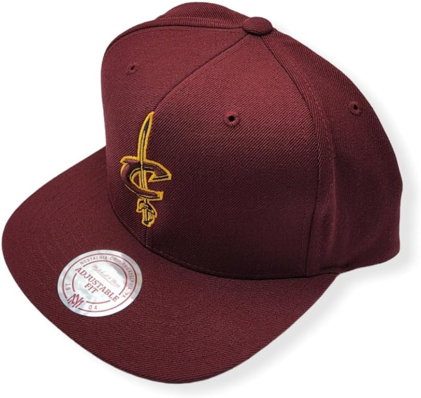 Mitchell & Ness Cleveland Cavaliers Basic Logo Snapback Hat in Maroon