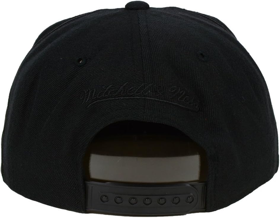 Mitchell & Ness Boston Celtics NBA Team Logo Adjustable Snapback Hat - Black