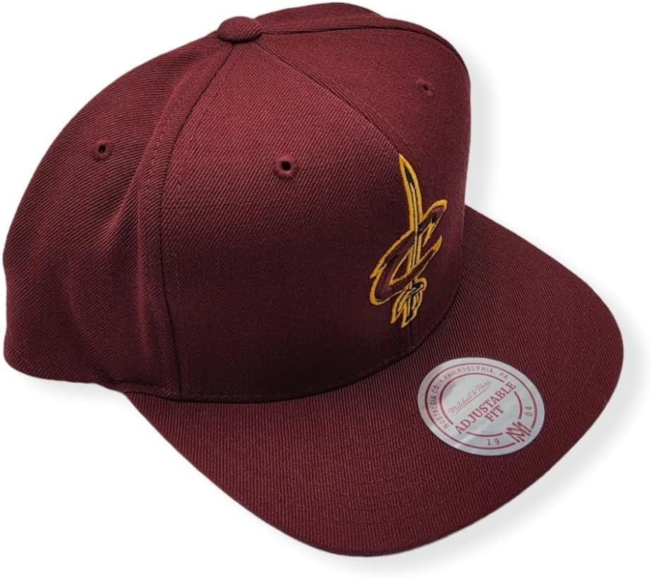 Mitchell & Ness Cleveland Cavaliers Basic Logo Snapback Hat in Maroon