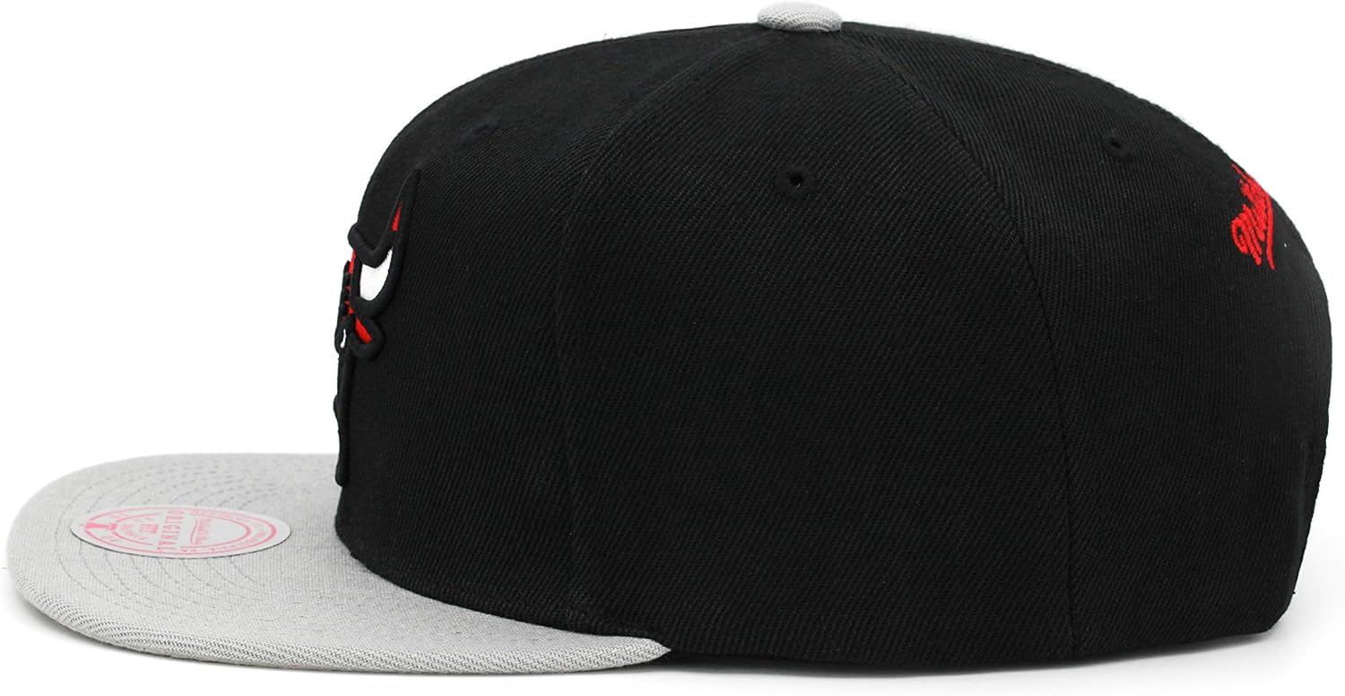 Mitchell & Ness Chicago Bulls 2 Tone Snapback Adjustable One Size Fits Most Hat Cap - Black and Gray