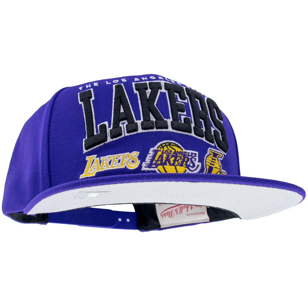 Mitchell & Ness Chicago Bulls 6X NBA Finals Championship Snapback Cap, Adjustable Hat Black Red
