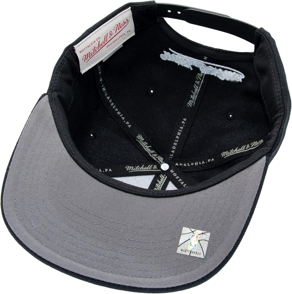 Mitchell & Ness Brooklyn Nets Black Team Ground 2.0 Snapback Cap Kappe Basecap