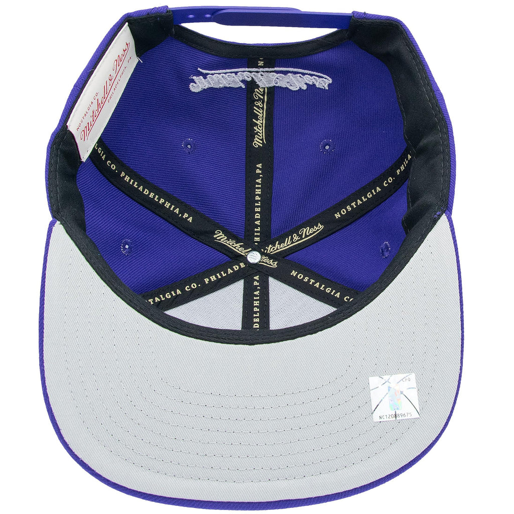 Mitchell & Ness Chicago Bulls 6X NBA Finals Championship Snapback Cap, Adjustable Hat Black Red