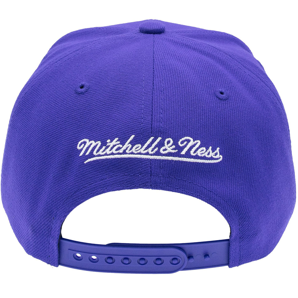 Mitchell & Ness Chicago Bulls 6X NBA Finals Championship Snapback Cap, Adjustable Hat Black Red