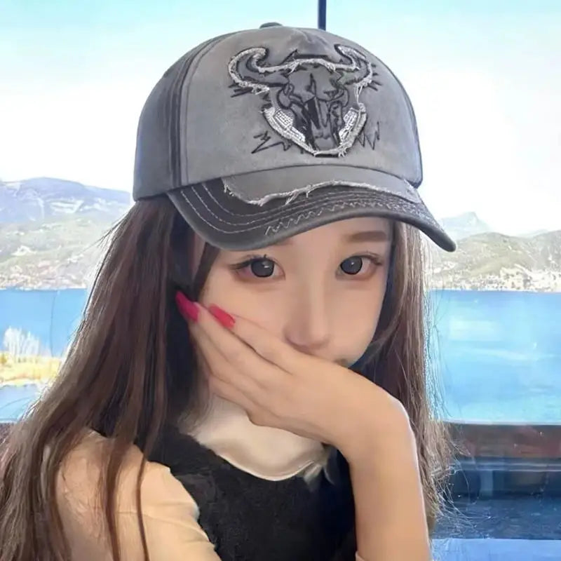 Pure cotton washed coated baseball cap with bull head embroidery, versatile washed patchwork sports hat
