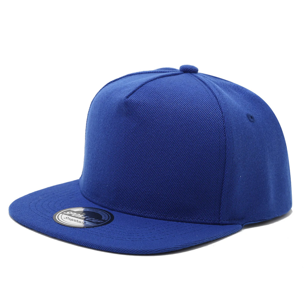 Five pieces of solid-color wide-brimmed baseball caps with silver labels for men and women, featuring skateboards..