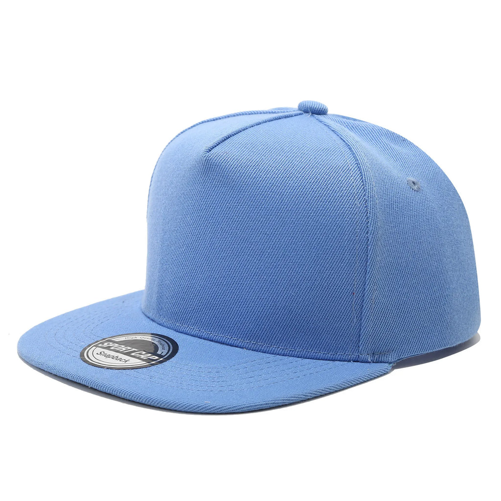 Five pieces of solid-color wide-brimmed baseball caps with silver labels for men and women, featuring skateboards..