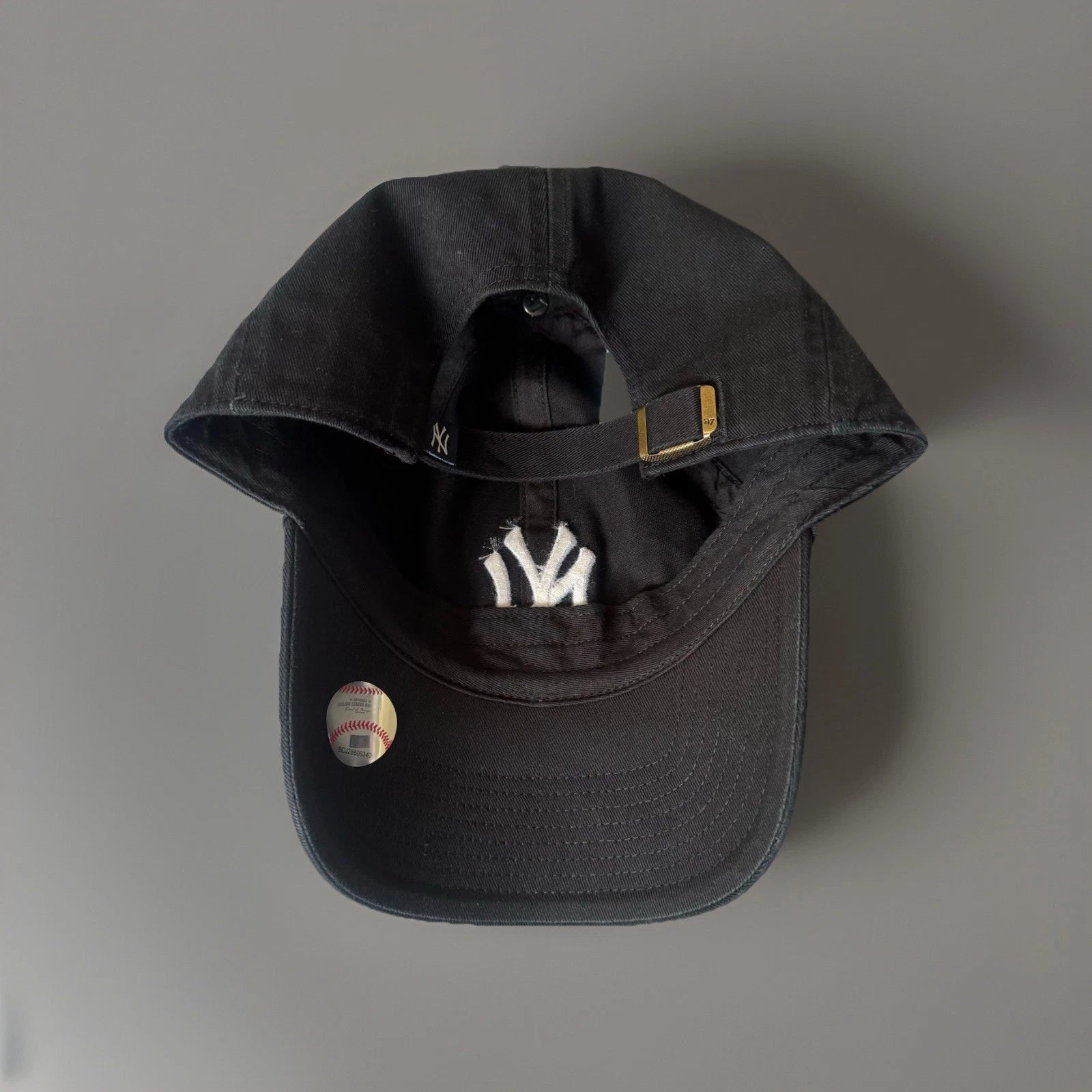 NWT New York Yankees 47 MLB Clean Up Adjustable Strap Back Baseball Hat
